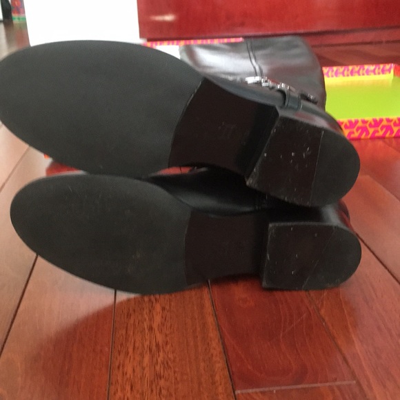 Tory Burch - Picture 3 of 5